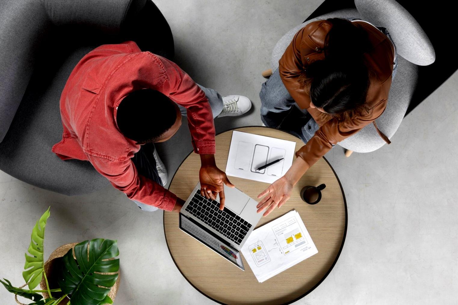 Finanzteam bei der Arbeit